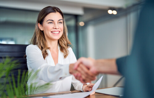 Адвокатским конторам